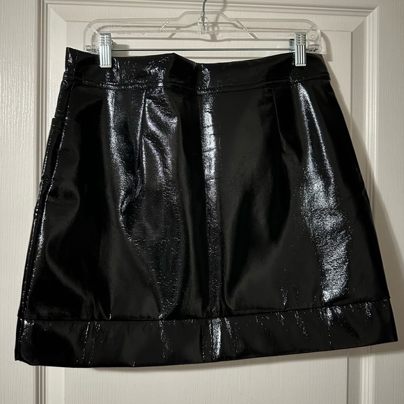 Promesa Faux Patent leather mini skirt Silver zip - Picture 2 of 3